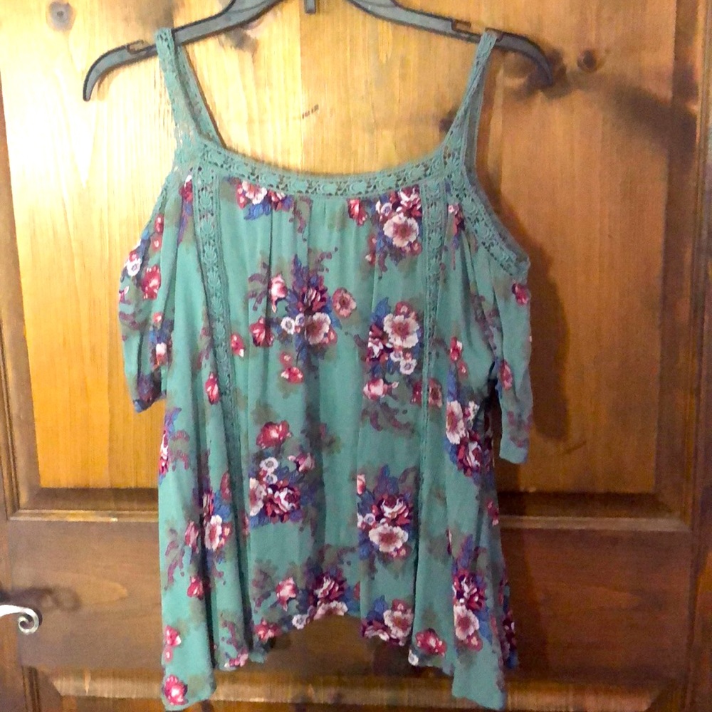 Short-sleeve, Cold-shoulder Top